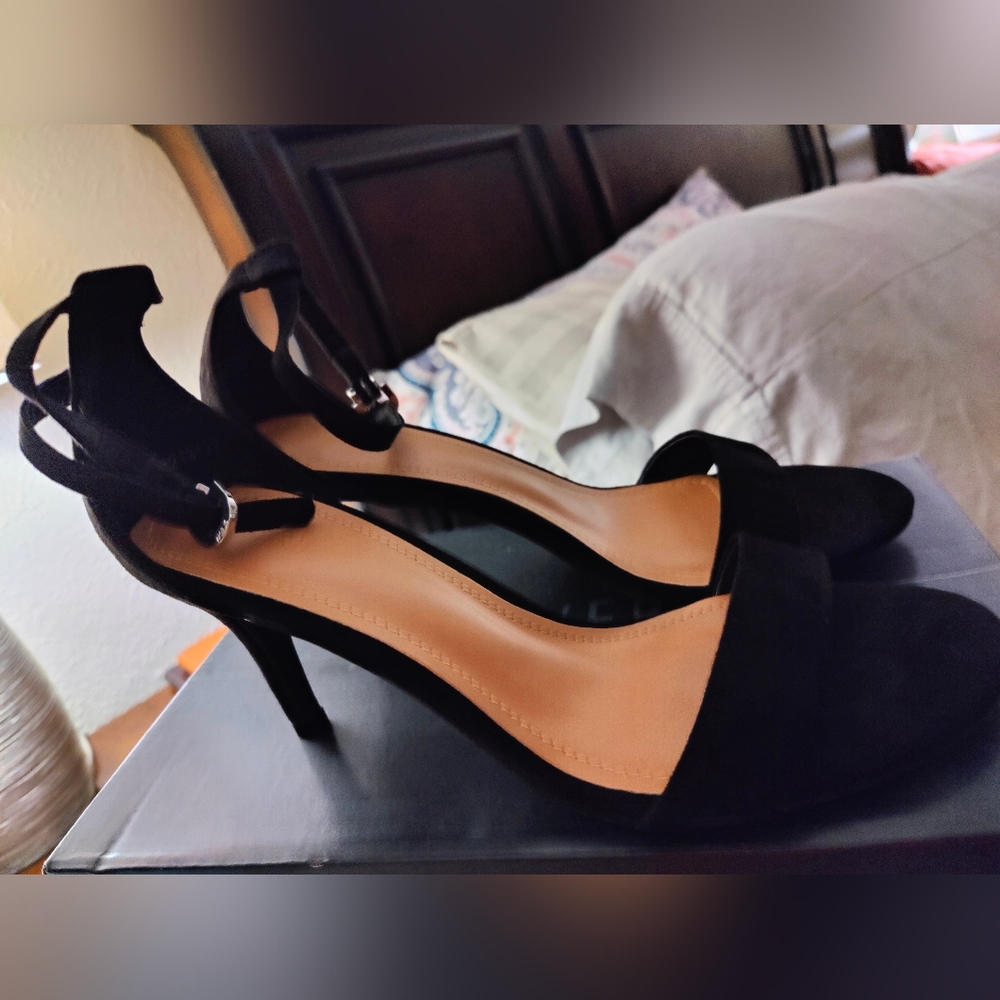 Forever 21 black heels size 9 - Picture 1 of 5